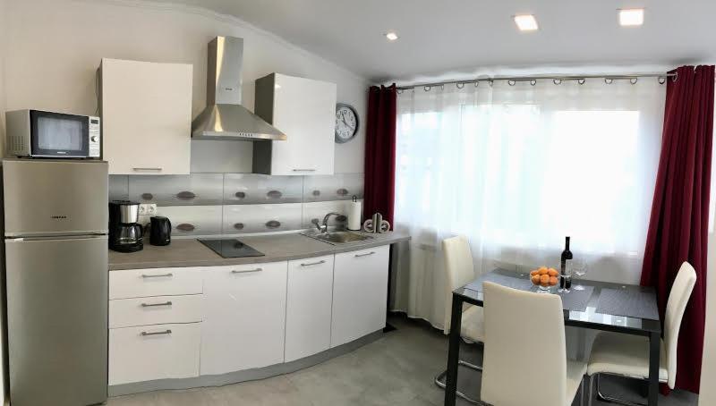 Apartments Peric Jelsa  Buitenkant foto